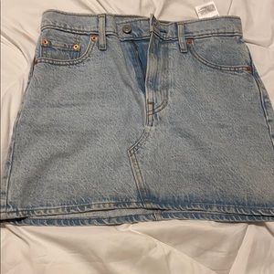 Levi’s skirt